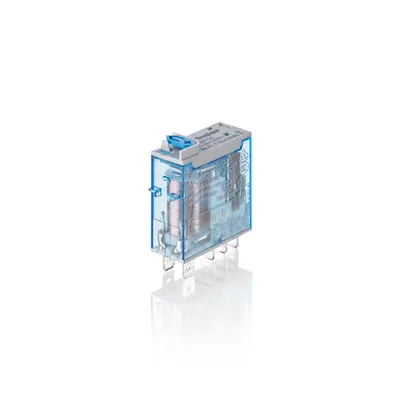 Relay with manual operation