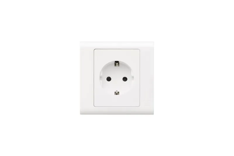 MV4151WHI MK Essentials Schuko Sockets