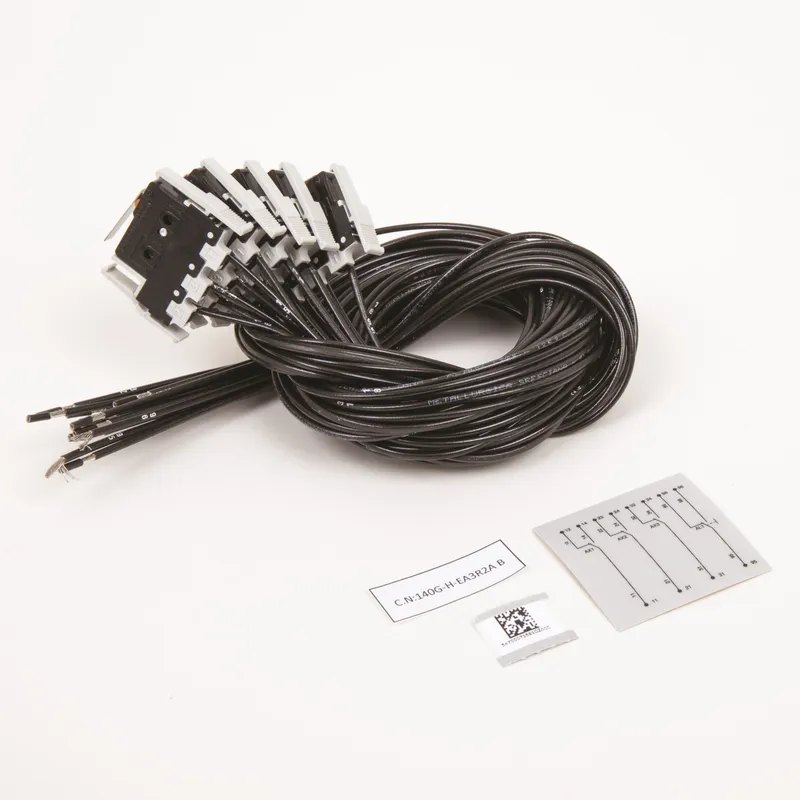 Rockwell Automation / Allen-Bradley 140G-H-EA3R2A – 140G Circuit-Breaker Accessory 3AX/2AL — photo 2 of 2