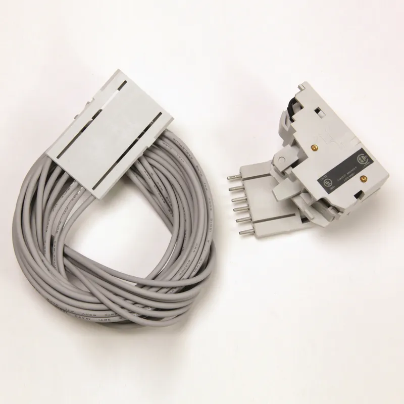 Rockwell Automation / Allen-Bradley 140G-K-EA1R1B – 140G Circuit-Breaker Accessory AX/AL — photo 2 of 2