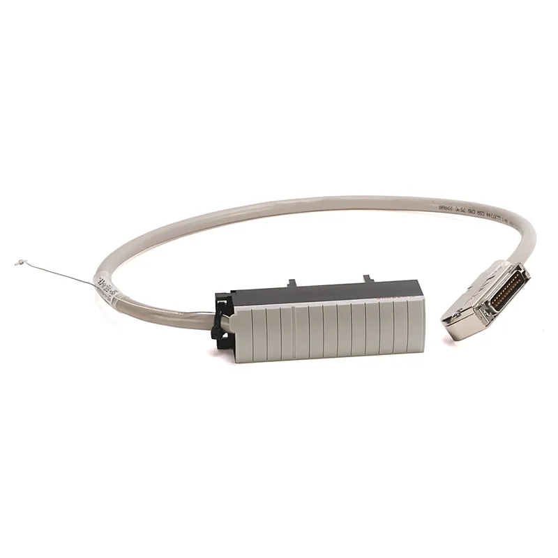 Rockwell Automation / Allen-Bradley 1492-ACABLE005UA – Analog Cable Connection Products — photo 1 of 2