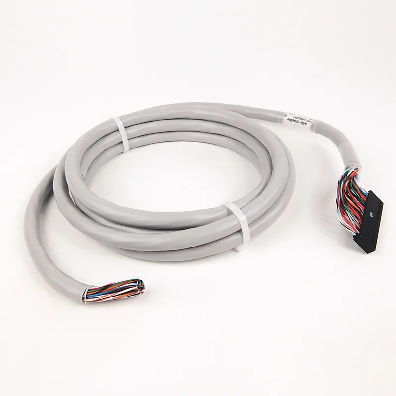Rockwell Automation / Allen-Bradley 1492-CAB025T62 – Digital Cable Connection Products — photo 1 of 2
