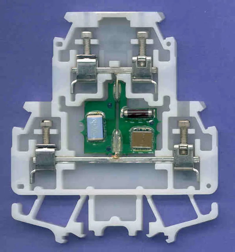 Rockwell Automation / Allen-Bradley 1492-HM2K120 – TERM BLCK Multi-Rail MTD DBL SUPP 120V — photo 2 of 4