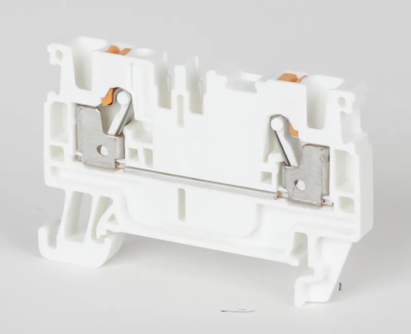 Rockwell Automation / Allen-Bradley 1492-P4-W – IEC Feed-Through Push-in Terminal Block — photo 3 of 3