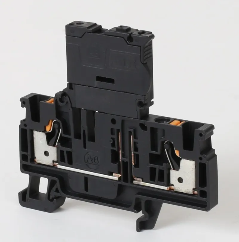 Rockwell Automation / Allen-Bradley 1492-PFB4 – IEC Push-In Fuse Terminal Block — photo 1 of 2