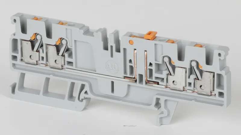 Rockwell Automation / Allen-Bradley 1492-PKD3Q-B – IEC Feed-Through Push-in Terminal Block — photo 3 of 3