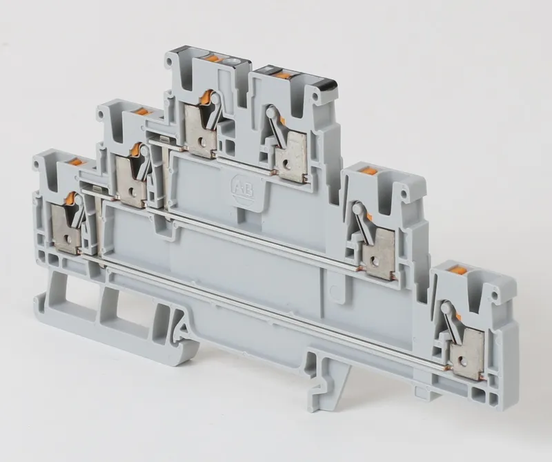 Rockwell Automation / Allen-Bradley 1492-PT3C-B – AHF_Push-In Terminal Block_Phase A-2 — photo 3 of 3