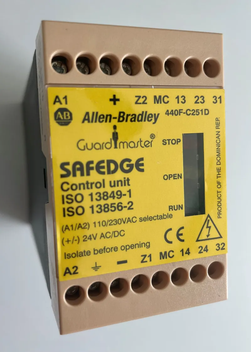 Rockwell Automation / Allen-Bradley 440F-C251D — photo 2 of 2