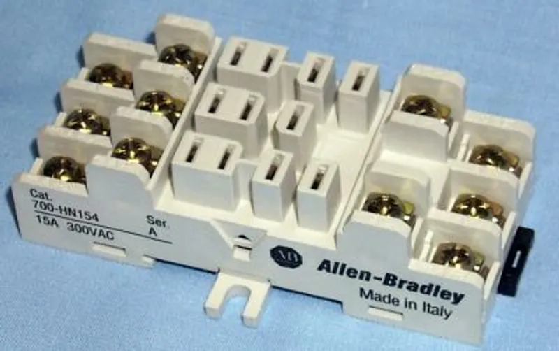Rockwell Automation / Allen-Bradley 700-HN154 – 11 Blade Open Style Relay Socket Pack — photo 2 of 2