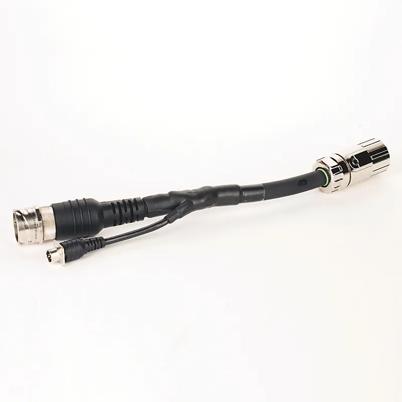 2090-CPBM4E2-04TR MP-Series 0.5 m Length Transition Cable