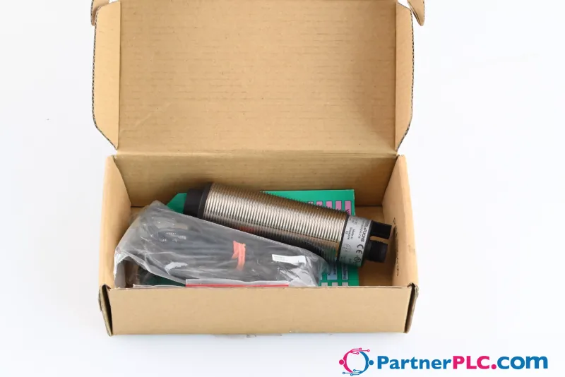 Pepperl+Fuchs 238404 / UC500-30GM70-IE2R2-K-V15 New — photo 3 of 7