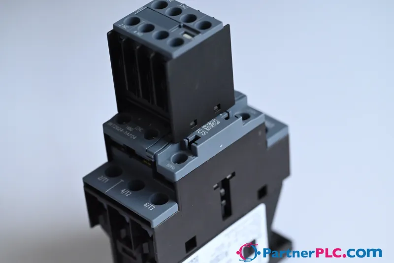 Siemens 3RT2024-1AP04 New without box — photo 6 of 11