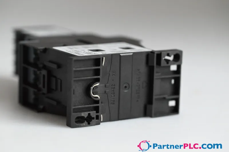 Siemens 3RT2024-1AP04 New without box — photo 10 of 11
