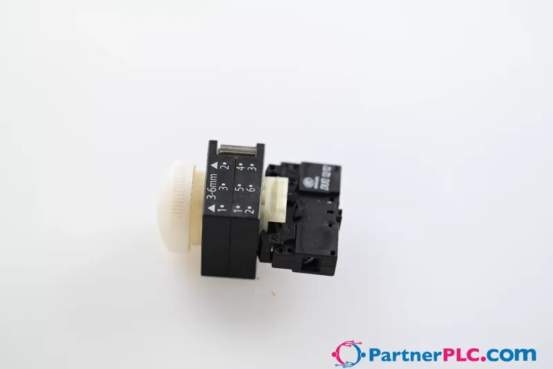 Siemens 3SB3400-1QE - 3SB3248-6AA70 — photo 1 of 5