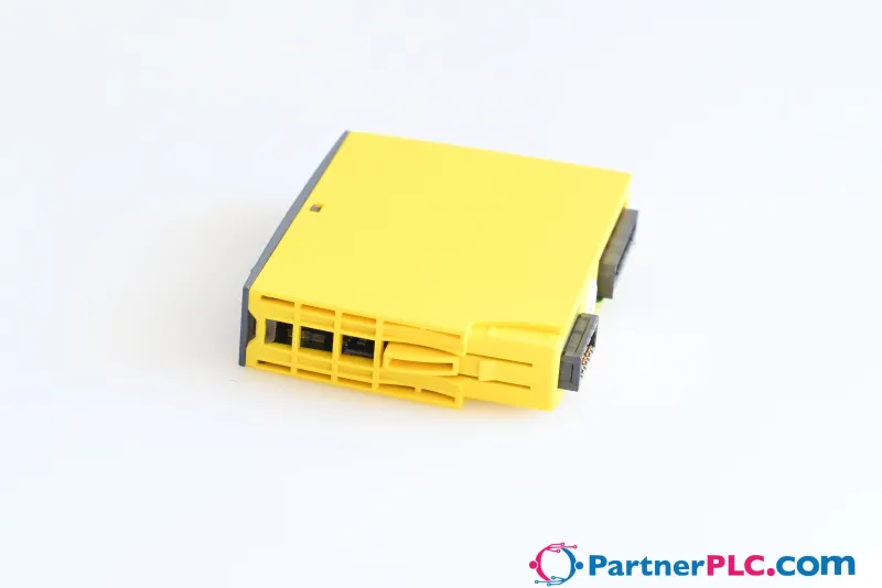 Siemens 6ES7136-6DB00-0CA0 Used — photo 2 of 6