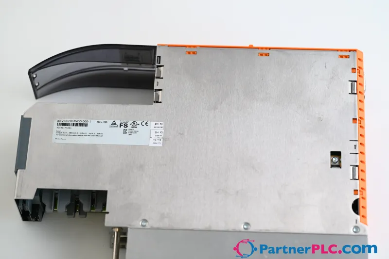 B&R 8BVI0028HWD0.000-1 Used Rev.O0 – Integrated uncontrolled standstill and safe stop — photo 2 of 4
