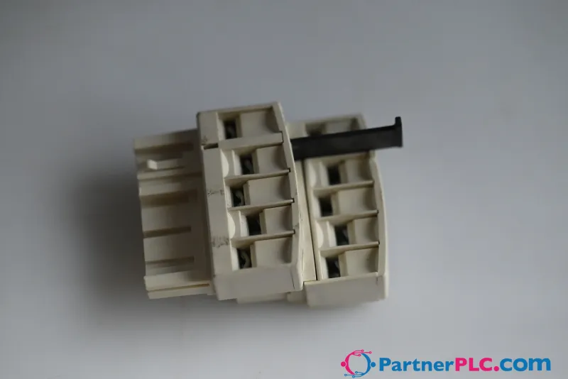Schneider Electric LU9BC11 Used — photo 3 of 8