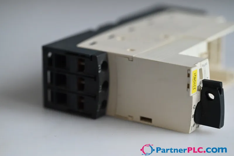 Schneider Electric LUB12 Used — photo 7 of 8