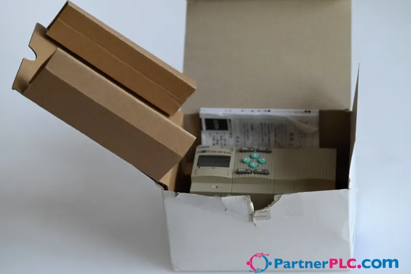 Omron ZEN-20C1DT-D-V2 Refurbished — photo 6 of 8