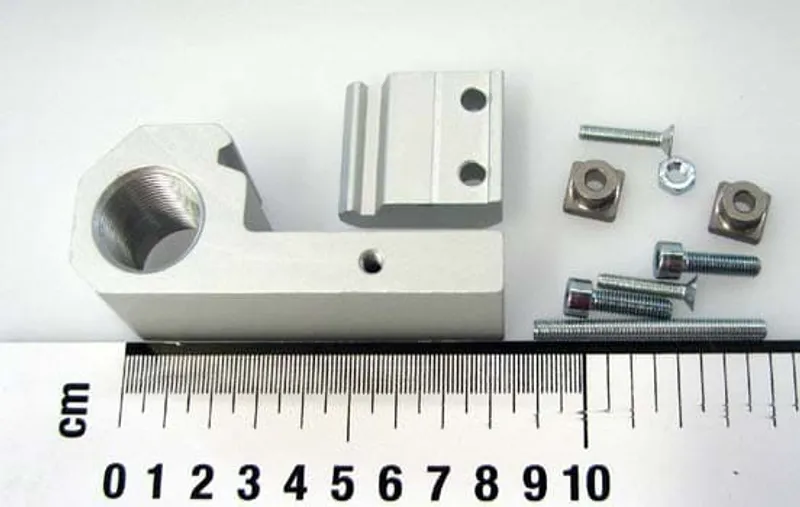 ALUMINIUM 40 — photo 1 of 2