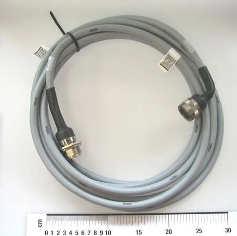 AXIS 1 6M — photo 1 of 6