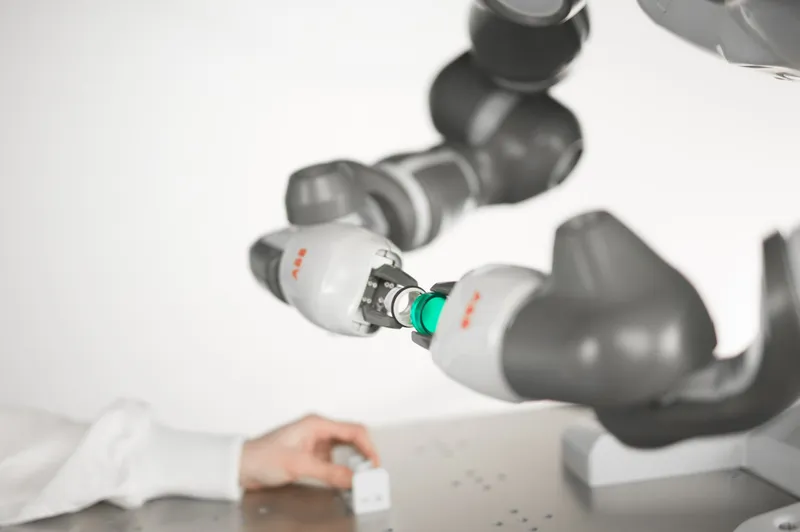 ABB IRB 14000 — photo 3 of 6