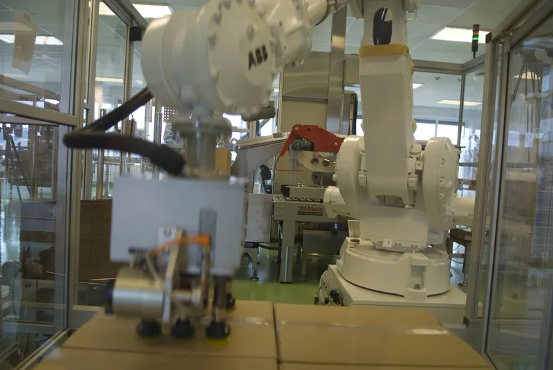 ABB IRB 4400 — photo 1 of 6