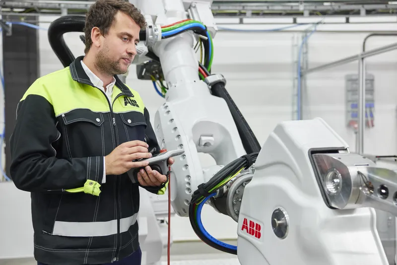 ABB IRB 6710 — photo 5 of 6