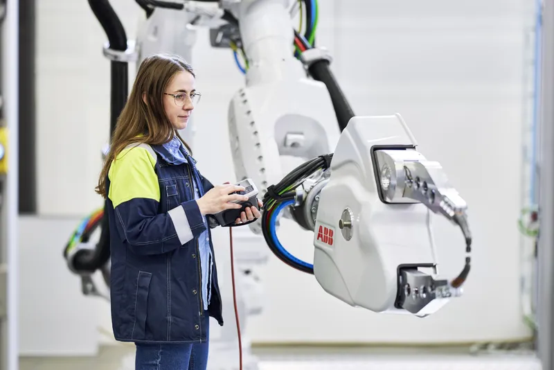 ABB IRB 6740 — photo 6 of 6