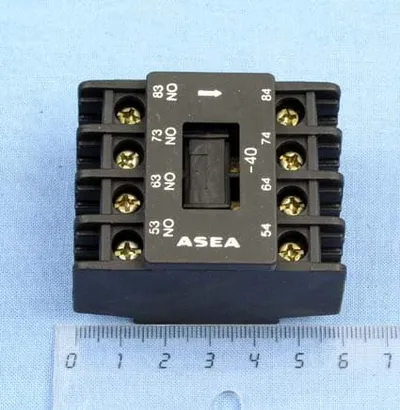 ABB SK819003-D – Auxiliary contact block