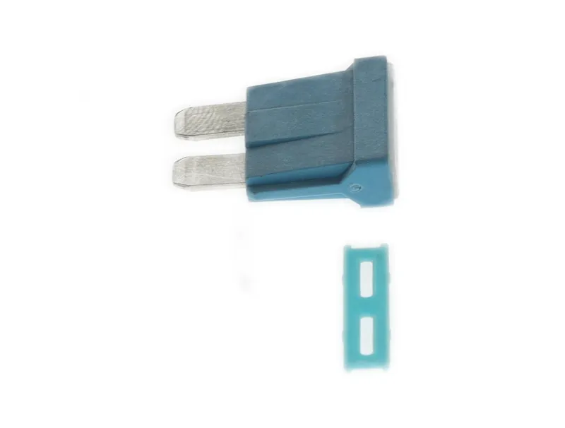 Blade-type fuse 15A — photo 1 of 9