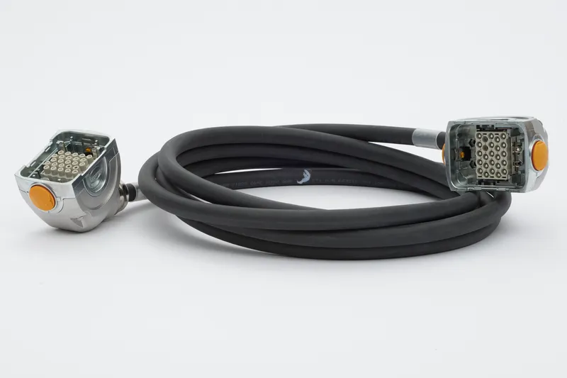 Cable 25m MOT A1-A6 H-H Yellock30 — photo 2 of 2