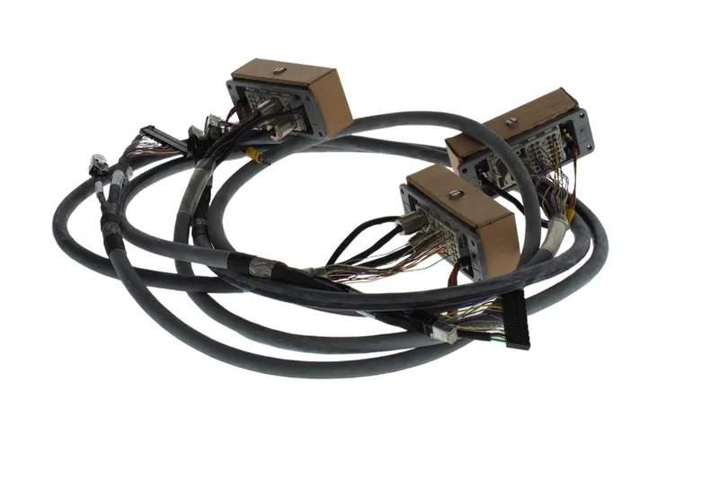 KCP conn.cable 1m with blkhd-mtd housing — photo 5 of 5